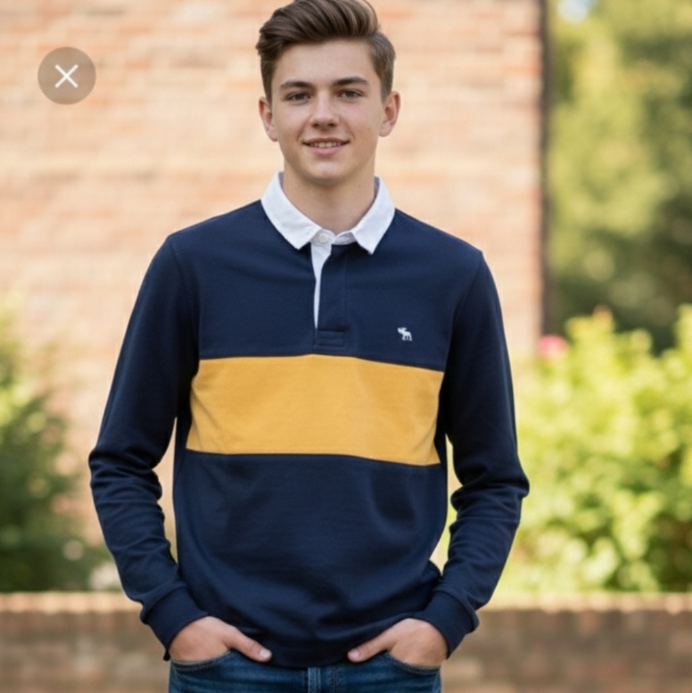 Abercrombie & Fitch Classic Navy Tee